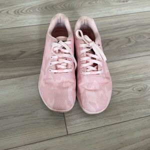 Nobull Womens Pink Camo Lace Up Weight Lifting Training Sneakers Size 9